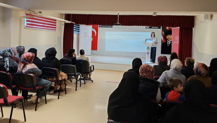 Eskişehir’de velilere çocukların benlik saygısına yönelik seminer düzenlendi