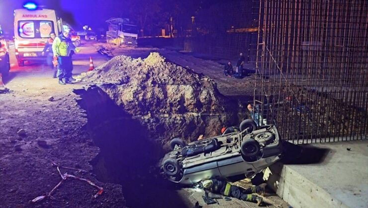 Eskişehir’de yol çalışması çukuruna düşen otomobilde 1 kişi öldü, 2’si çocuk 5 yaralandı
