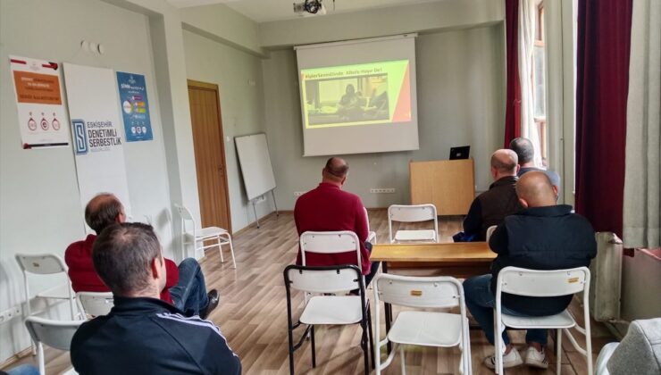 Eskişehir’de yükümlülere alkol farkındalık semineri düzenlendi