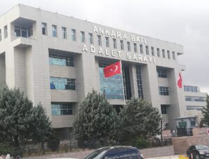 Etimesgut’ta drift atarak trafiği tehlikeye sokan 16 şüpheli gözaltına alındı