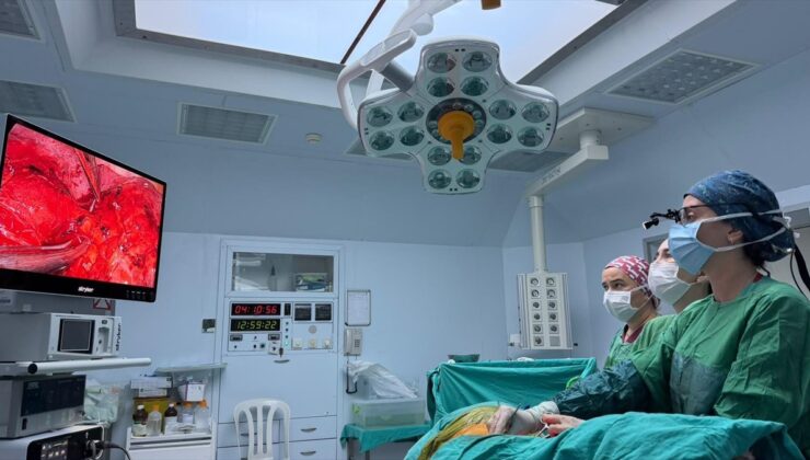 Fethiye Devlet Hastanesi’nde 58 yaşındaki hastaya ilk kez kapalı lobektomi yapıldı