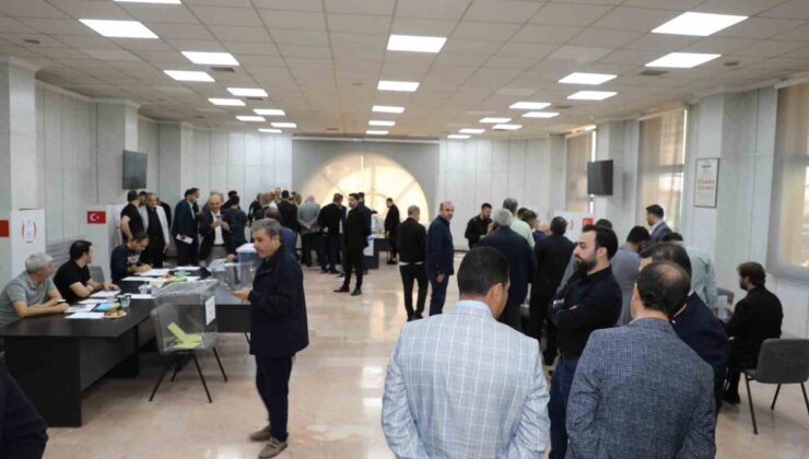 Gaziantep Ticaret Borsası’nda 1137 üye meslek komitesi seçimi için oy veriyor