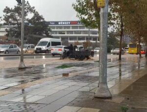 Gaziantep’te sağanak cadde ve sokaklarda su birikintilerine yol açtı