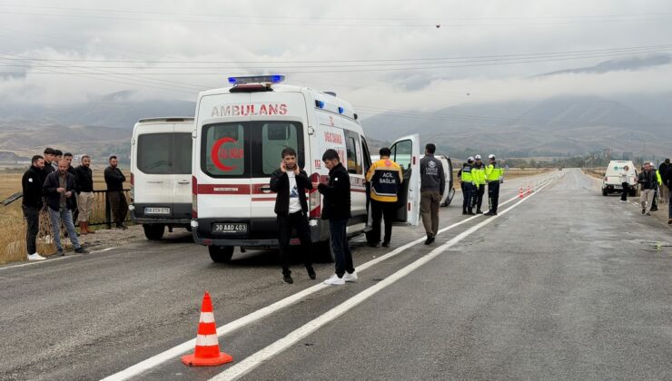 Hakkari Yüksekova’da öğrenci servisi devrildi, 12 öğrenci hafif yaralandı