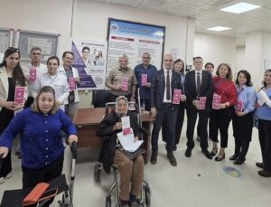Hasta Hakları Günü’nde Edremit Devlet Hastanesi’nde yatan hastalar ziyaret edildi