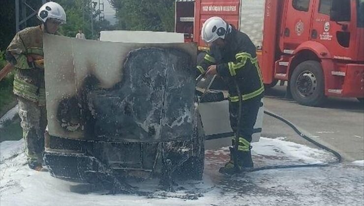 Hatay Erzin’de 35 CAU 18 plakalı otomobil alev aldı, itfaiye söndürdü