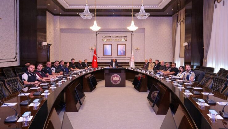 Hatay’da GEDAŞ toplantısında anahtar teslim süreçleri ve koordinasyon ele alındı