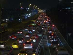 İstanbul’da akşam maç trafiği 18.30 sıralarında yüzde 74’e ulaştı