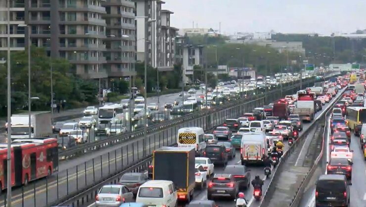 İstanbul’da akşam saatlerinde trafik yoğunluğu yüzde 89’a çıktı