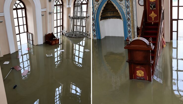 İstanbul’da sel, tarihi yapıları da vurdu: Sadabad Camii sular altında