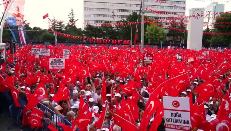İYİ Parti, Cumhuriyet’in 103’üncü yılı için sosyal medyadan mesaj paylaştı