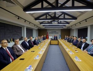 Kayseri Büyükşehir Başkanı Büyükkılıç, Erbil’den gelen iş insanlarını kabul etti