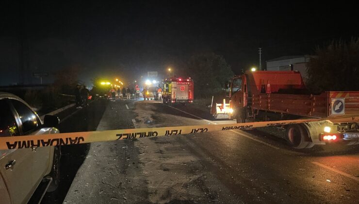 Kayseri’de Süksün yakınında iki otomobil çarpıştı, 3 kişi öldü, 1 kişi yaralandı