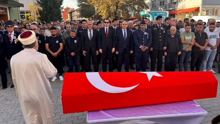 Kıbrıs gazisi Mehmet Şener, Kütahya Hisarcık’ta askeri törenle defnedildi