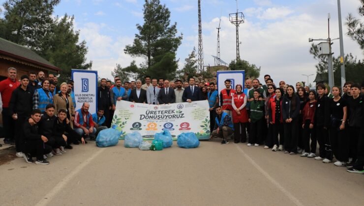 Kilis’te yükümlüler ‘Üreterek Dönüşüyoruz’ projesiyle çevre temizliği yaptı