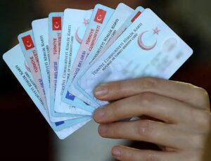 Kimliklerde büyük değişim! İlk olarak memurlar kullanacak