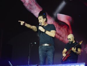 Kıraç, Mardin Kültür Yolu Festivali’nde Artuklu Fuar Alanı’nda sahne aldı