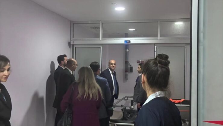 Kırklareli Belediye Başkanı Bulut, Pehlivanköy Akademi’nin voleybol maçını izledi