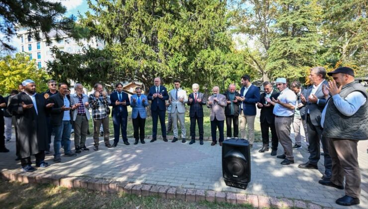 Kırklareli’nde umreye gidecek 35 kişi dualarla kutsal topraklara uğurlandı