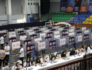 KKTC Sağlık Bakanı Dinçyürek adaylıktan çekilip istifa edeceğini açıkladı