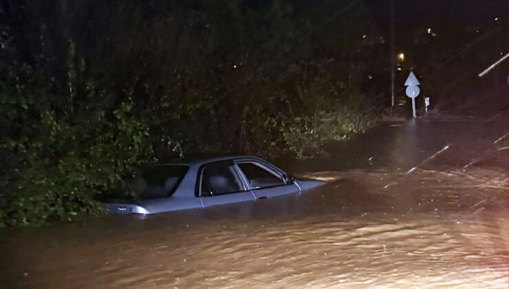 Kocaeli ve Sakarya’da sağanak su baskınına yol açtı, 15 Ekim’de eğitime ara verildi.