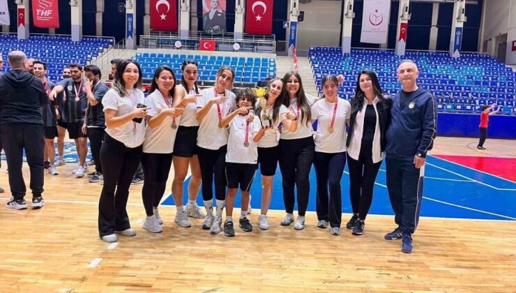 Köşk İlçe Müdürlüğü Kadın Futsal Takımı Muğla’da düzenlenecek bölge finaline yükseldi