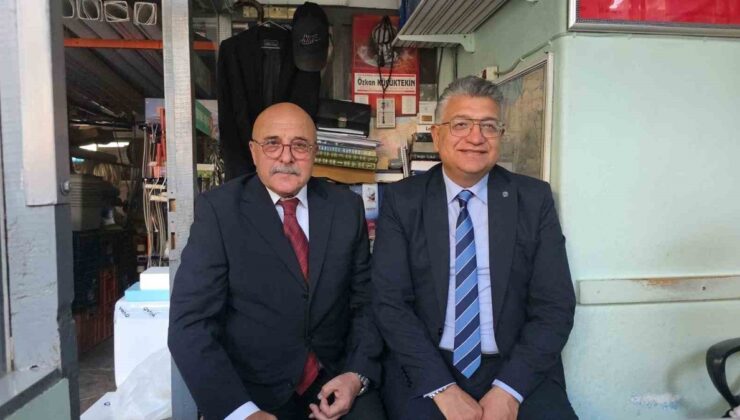 Kütahya’da 43 yıllık muhtar Can Sınay, Muhtarlar Günü’nde ziyaret edildi