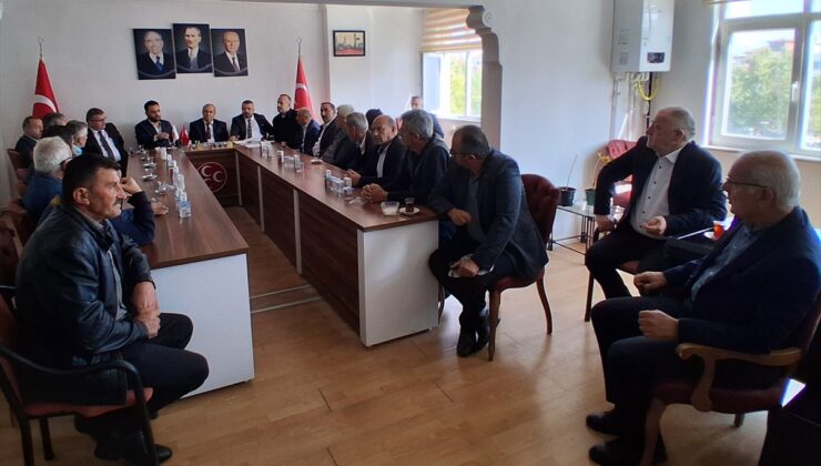 MHP Samsun il başkan yardımcıları Havza’da muhtarlara sendika üyeliği hakkını anlattı