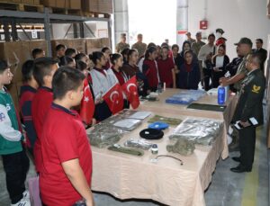 MSB, ‘Mehmetçikle Bir Gün’ projesiyle öğrencilerin kışlaları ziyaret ettiğini duyurdu