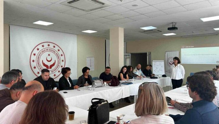 Muğla Aile ve Sosyal Hizmetler İl Müdürlüğü kamu personeline içerme eğitimi verdi