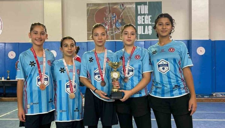 Muğla Hokey Ligleri’nde U14 karşılaşmaları heyecanla devam ediyor