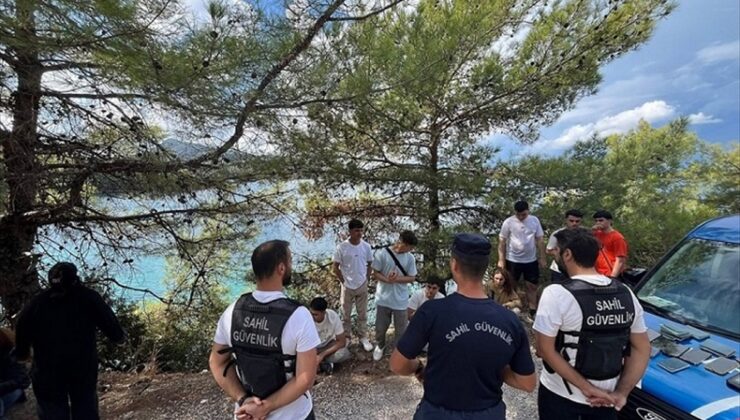Muğla’nın Marmaris ilçesinde karada 18 düzensiz göçmen yakalandı