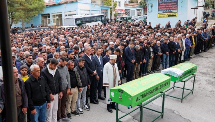 Niğde Bor’da motosiklet kazasında ölen 2 kardeş Altunhisar’da toprağa verildi