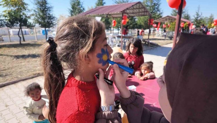 Niğde Konaklı’da mevsimlik tarım işçisi çocuklarına İyilik Var şenliği düzenlendi