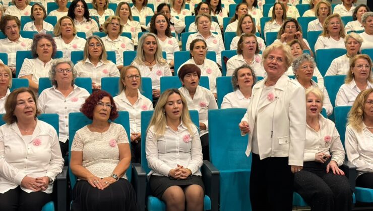 Nilüfer Kadın Korosu’ndaki 175 kadın, meme kanserinde erken teşhise dikkat çekti