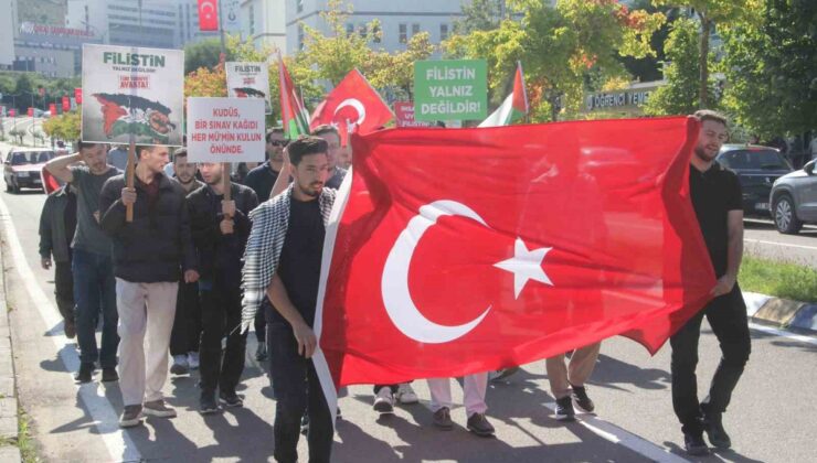 ODÜ’de öğrenciler ve STK üyeleri Filistin ve Doğu Türkistan için yürüdü
