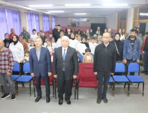 Of’ta Pınaraltı İlk ve Ortaokulunda 29 Ekim Cumhuriyet Bayramı programı düzenlendi