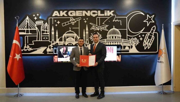 Oğuzhan İnce, AK Parti Kütahya İl Gençlik Kolları başkanı oldu.