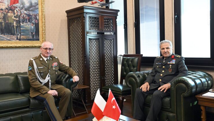 Orgeneral Tokel, Polonya Kara Kuvvetleri Müfettişi Fajkowski ile komutanlıkta görüştü