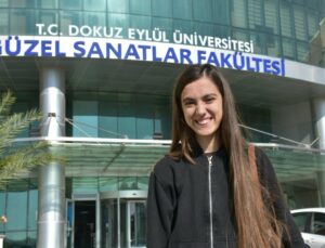 Otizmli Filiz Eylül Taşpınar, DEÜ Güzel Sanatlar Fakültesi Resim Bölümü’nü kazandı