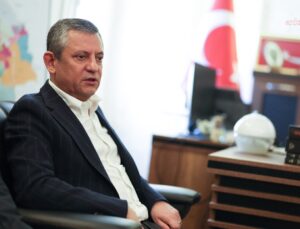 Özgür Özel, tutuklu gazetecilerin ailelerini ve ev hapsindeki gazetecileri aradı