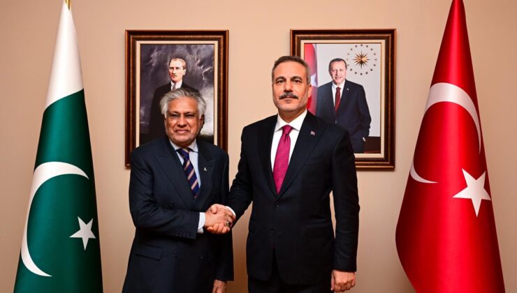Pakistan Dışişleri Bakanı Dar’dan 29 Ekim tebriği