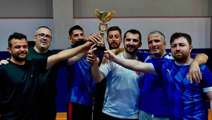 Pazaryeri’de kaymakamlık kupasında voleybol şampiyonu Milli Eğitim Müdürlüğü oldu