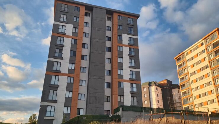 Pendik’te inşaat alanında toprak kaydı! 9 katlı apartman boşaltıldı