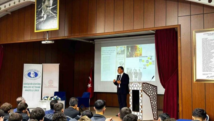 Prof. Dr. Hasan Mandal, Eskişehir’deki eski okulunda öğrencilerle buluştu