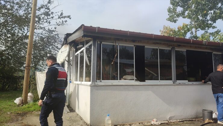 Samsun Terme Hüseyinmescit’te müstakil ev yangında kullanılamaz hale geldi