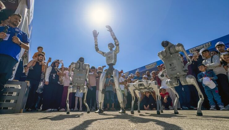 Şanlıurfa’daki TEKNOFEST Güneydoğu’nun son gününde 4 robot gösteri sundu