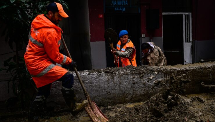 Sarıyer Ayazağa’da sel sonrası temizlik ve onarım çalışmalarına jandarma destek verdi