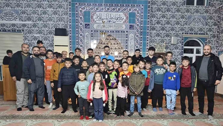 Seyitgazi’de gençler Kırka Kurs Camii’nde Kur’an’ın mucizelerini konuştu