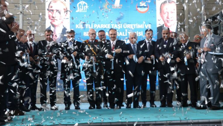 Siirt’te 115 milyon liralık beton santrali ve kilitli parke taşı tesisi açıldı